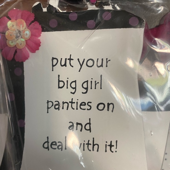 Humorous decorative shelf accent - Picture 2 of 4